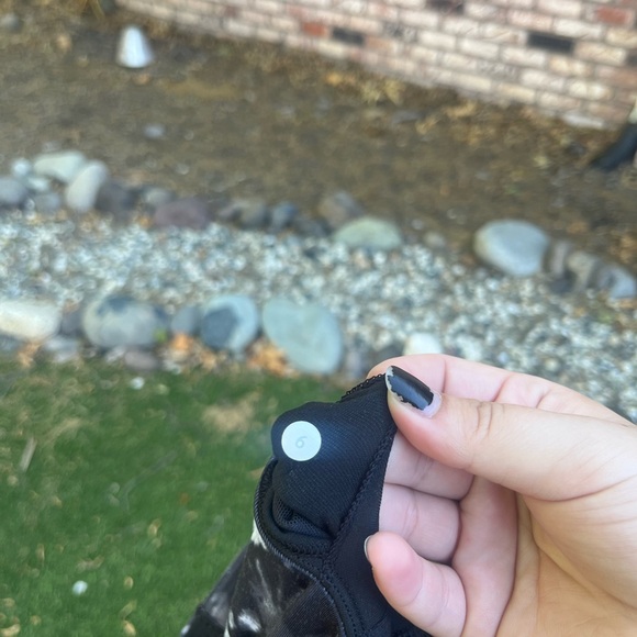 Lululemon Rise & Flow Tank Top - Picture 6 of 6